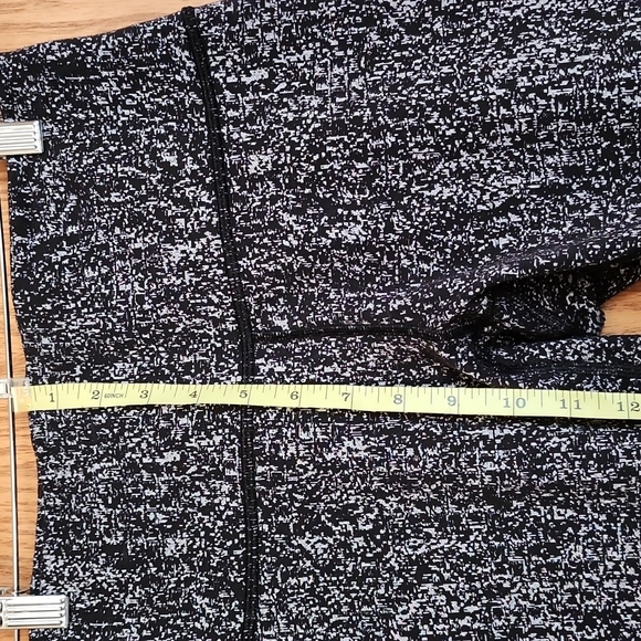 Lululemon leggings size 8 - Picture 8 of 8